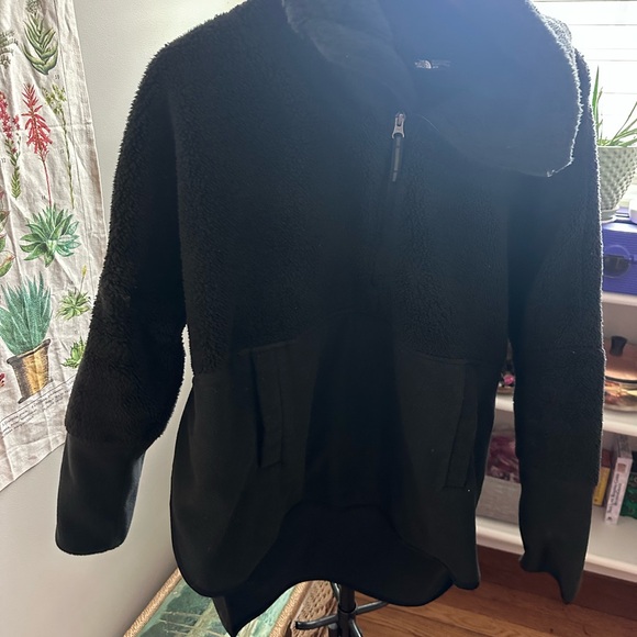 North Face Black Fleece Pullover with Pockets - Picture 1 of 5